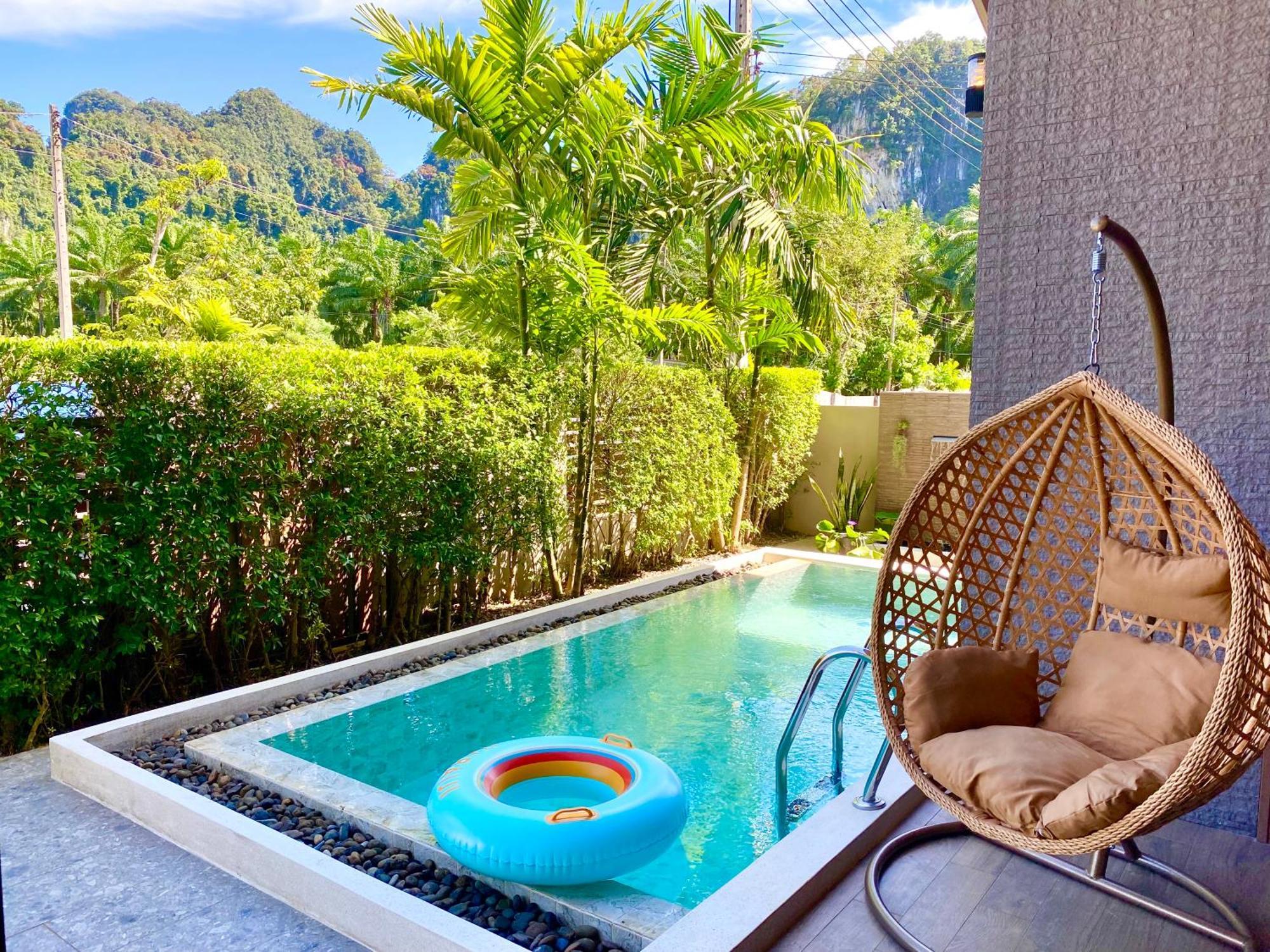 Ploy Mountain View Pool *